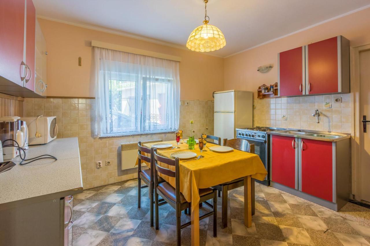 Apartment Eugen Crikvenica Buitenkant foto