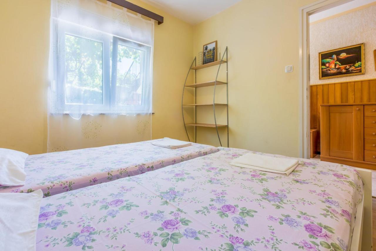 Apartment Eugen Crikvenica Buitenkant foto