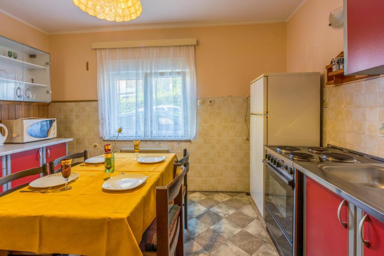 Apartment Eugen Crikvenica Buitenkant foto